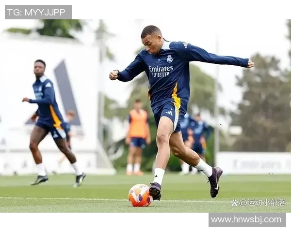 全球足球巨星风采:姆巴佩领衔各国球员精彩表现与成就分析